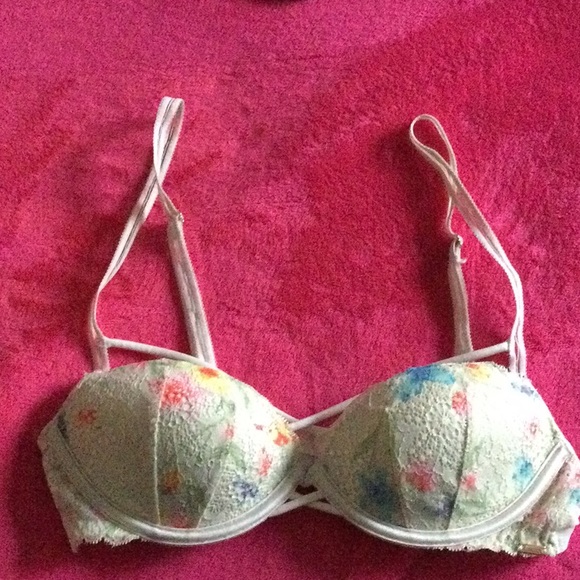 Victoria’s Secret Pink Date Night Bra - Picture 2 of 5